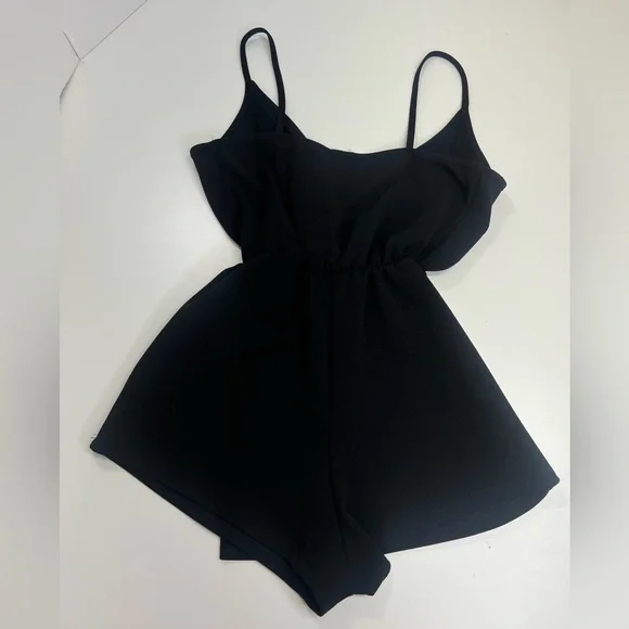 Urban Outfitters Kimchi Blue Drapey Surplice Skort Romper in Black Size Small - Picture 4 of 14